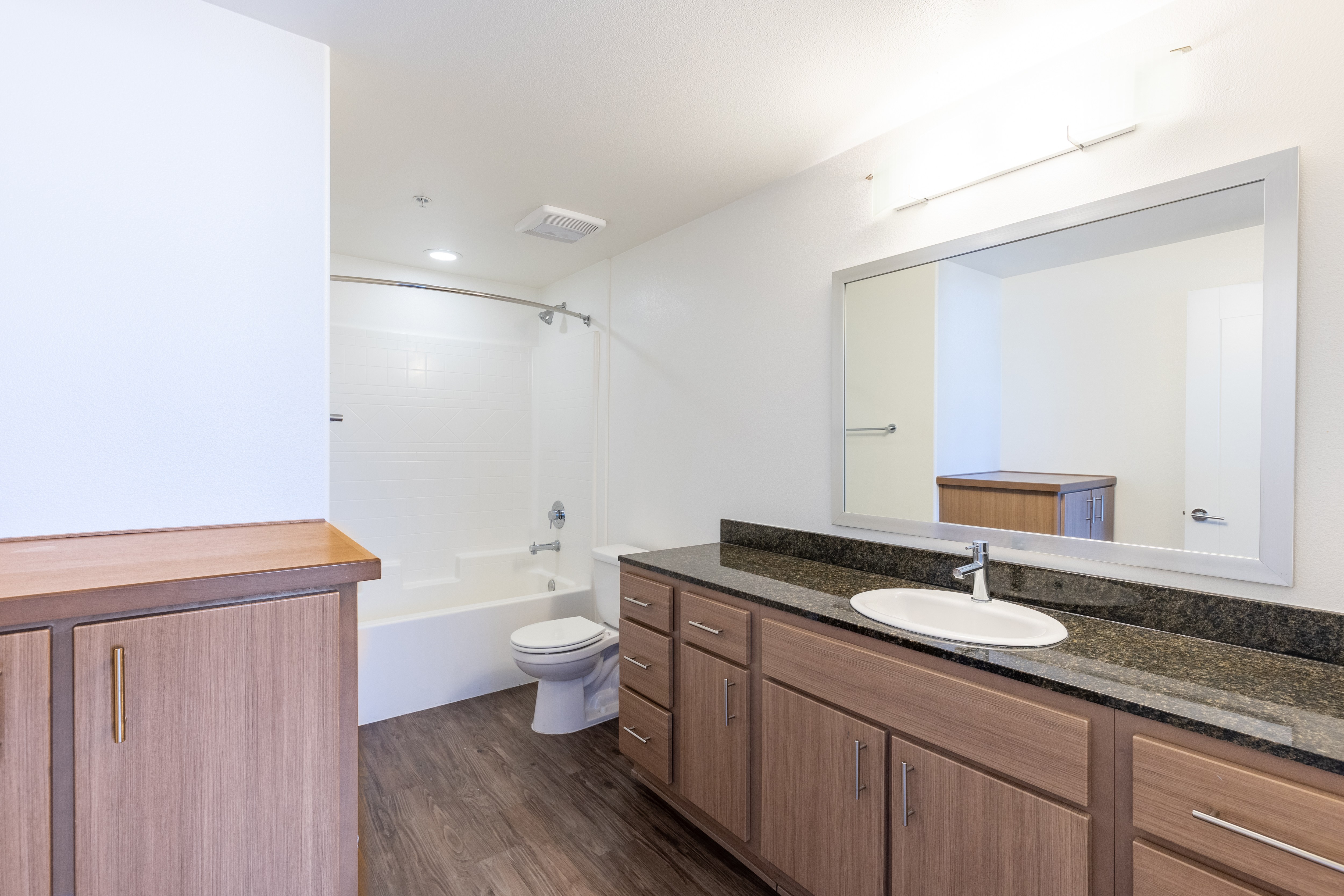 Legacy Apartments Image 14